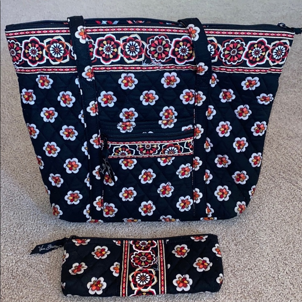 Vera Bradley shoulder bag with matching ✏️ pouch